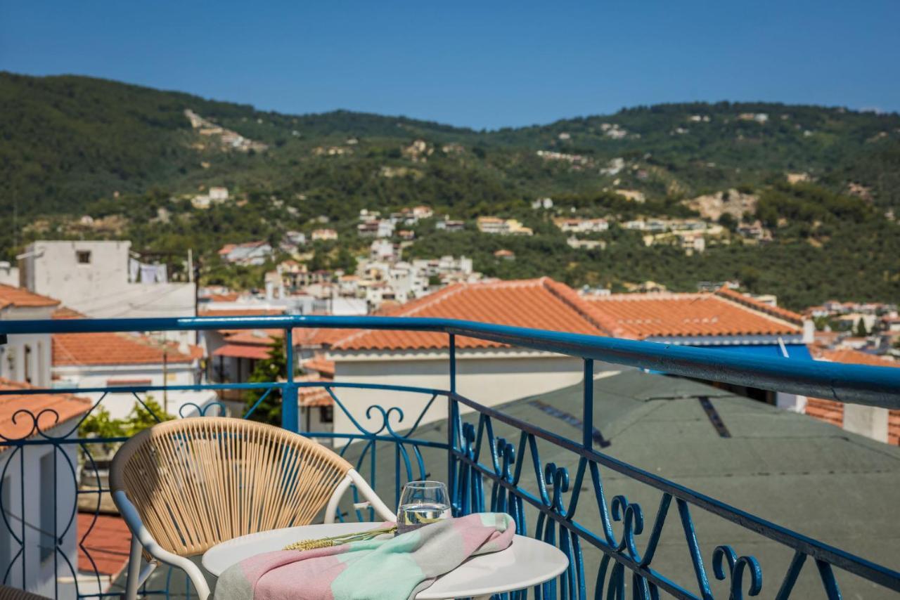 The Blue Hotel Скиатос Екстериор снимка