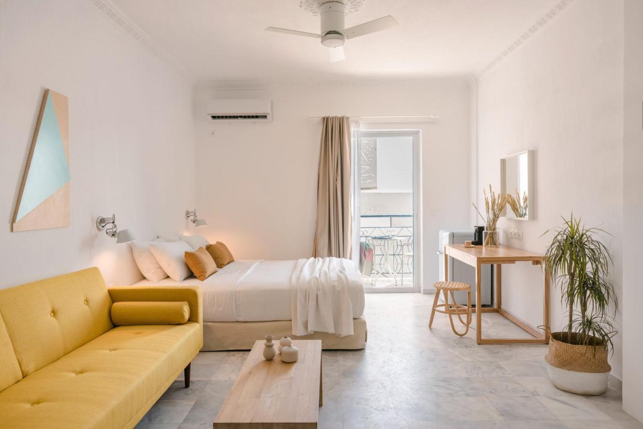 The Blue Hotel Скиатос Екстериор снимка